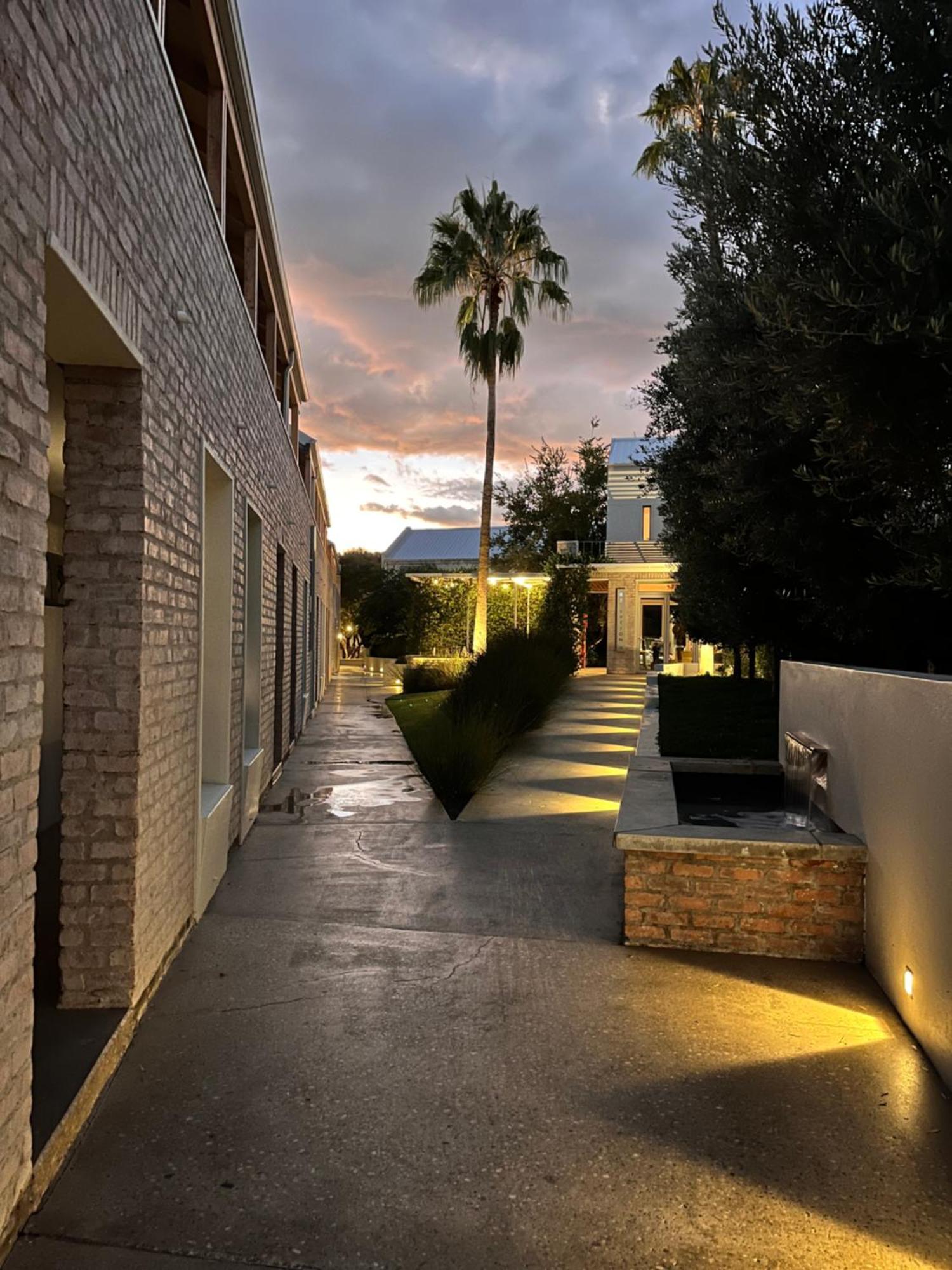 The Windhoek Luxury Suites 外观 照片