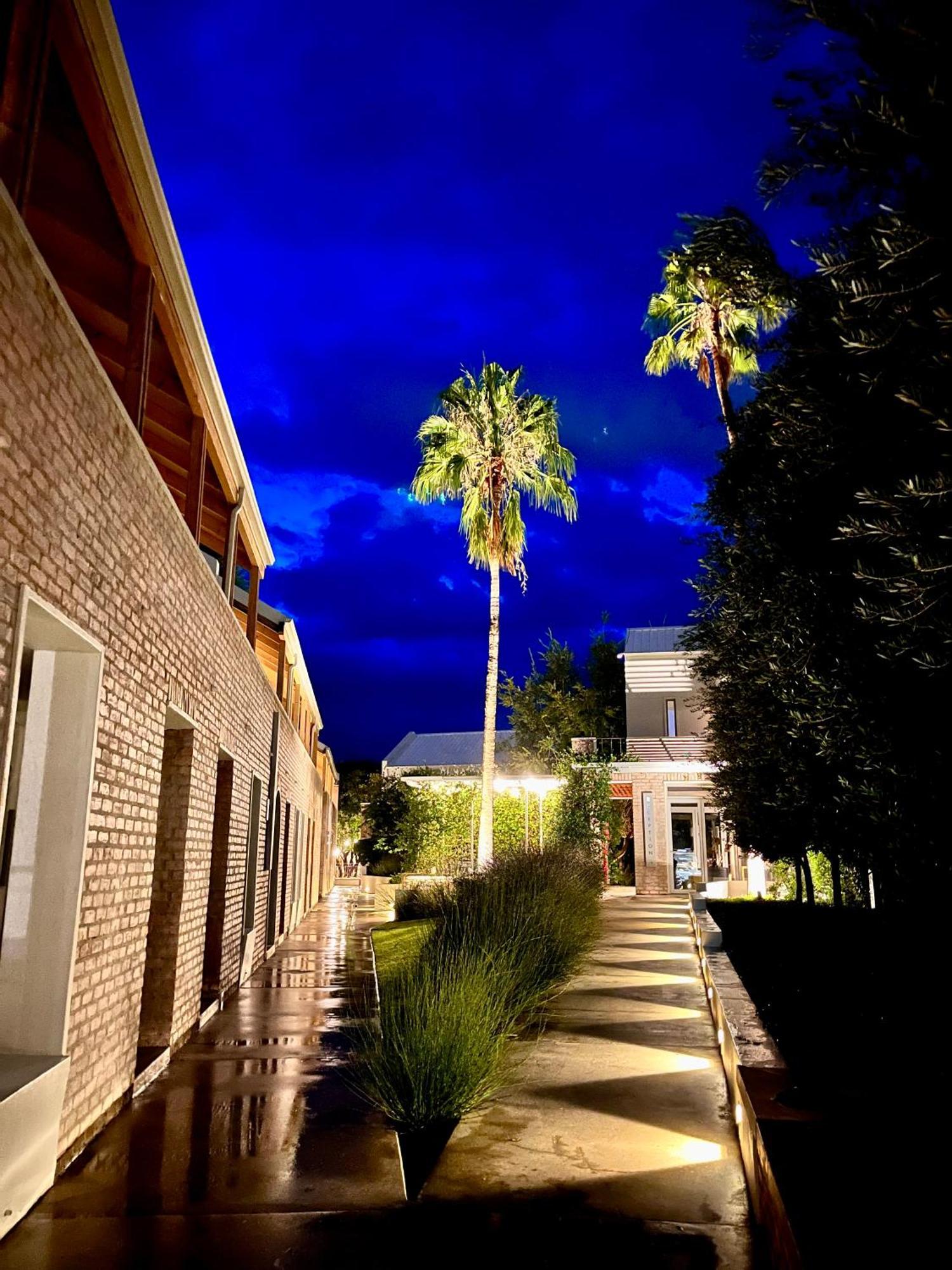 The Windhoek Luxury Suites 外观 照片