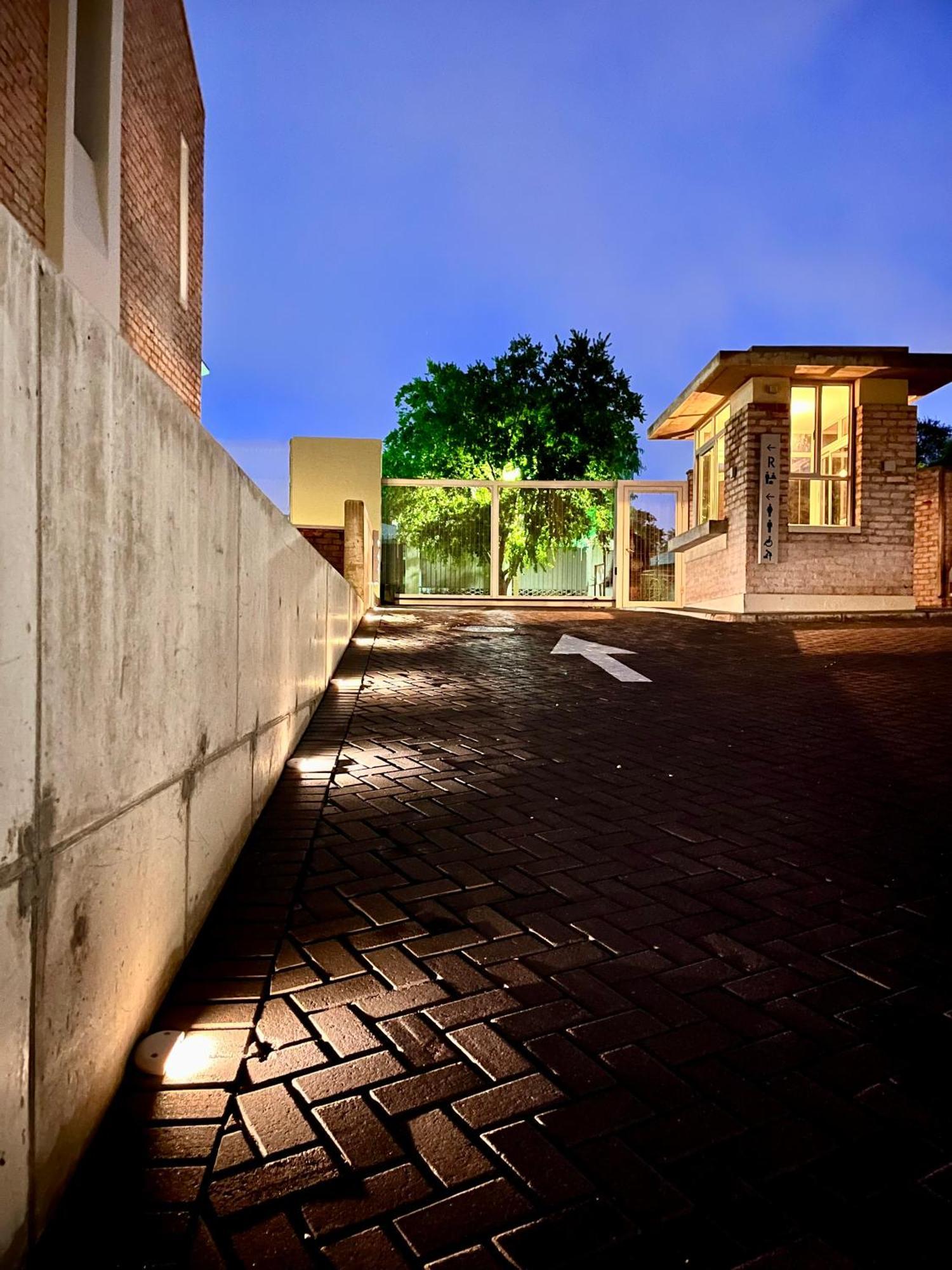 The Windhoek Luxury Suites 外观 照片